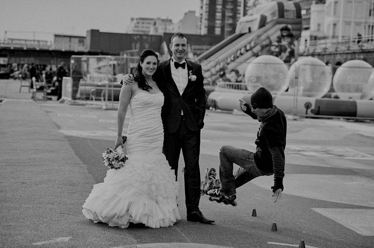 Paarfotos von Jodie und Marc an der Seafront