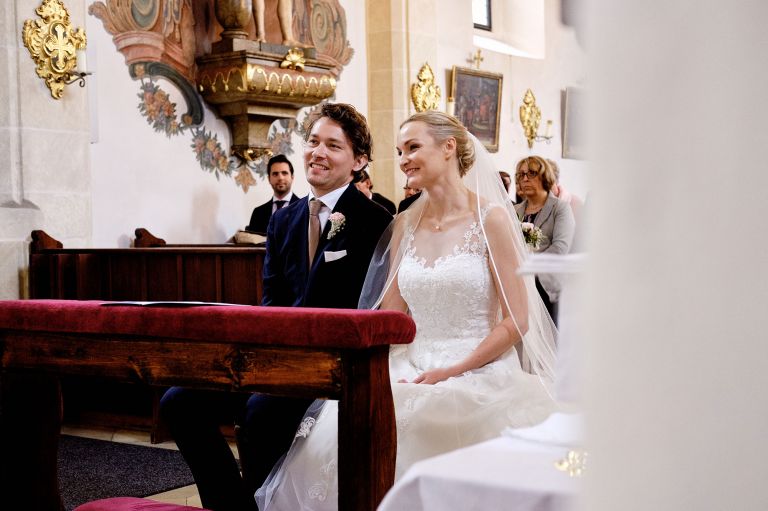 Romantische Hochzeitsfeiersfeier in der Oberpfalz - Antoinette und Benedikt auf Burg Wernberg