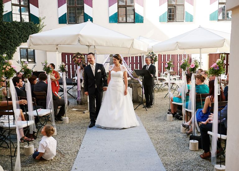Schlosshochzeit von Monika und Erwin in Mariakirchen